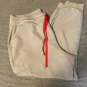 Figs technical collection scrub set